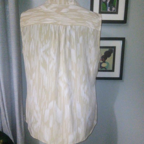 Chico’s Abstract Print Sleeveless Blouse Sz 2 - Picture 4 of 13